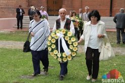 (Srpski) Komemoracija povodom godišnjice deportacije Jevreja iz Subotice