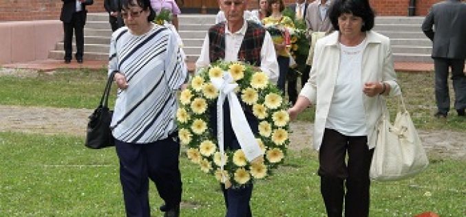 (Srpski) Komemoracija povodom godišnjice deportacije Jevreja iz Subotice