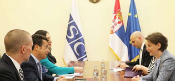 (Srpski) Šef misije OEBS u Srbiji pohvalio Srbiju zbog unapređenja zakonskih okvira u oblasti nacionalnih manjina