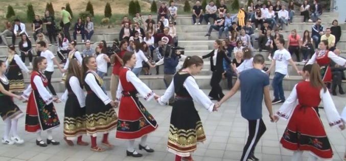 Dimitrovgradske škole učestvuju u manifestaciji „Ruže Bugarske“