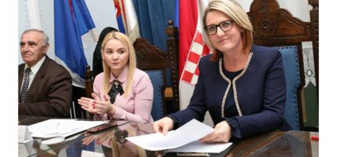 (Srpski) Jasna Vojnić nova predsednica Hrvatskog nacionalnog veća
