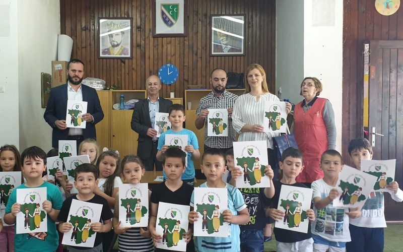 Predškolcima na poklon bojanke „Bosanski, jer smo Bošnjaci“